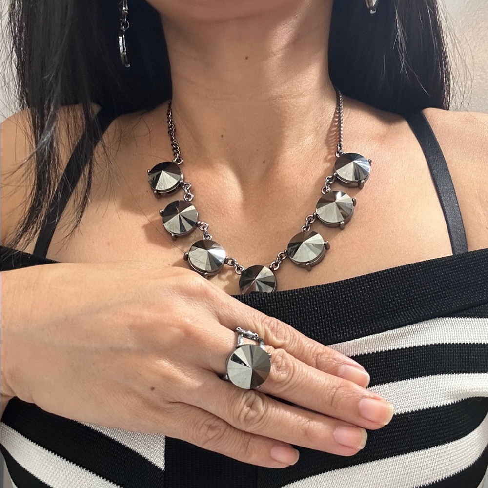 Elegant Silver Metallic Silver Necklace and Ring Set